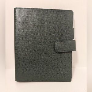 ✨ Louis Vuitton Large Ring Agenda Cover GM – Green Taiga Leather